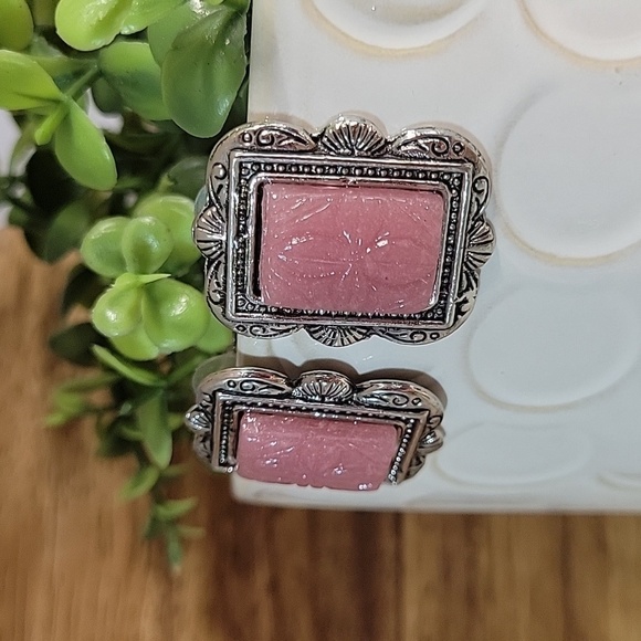 Floral Etched Glass Stud Earrings, pink - Picture 4 of 8